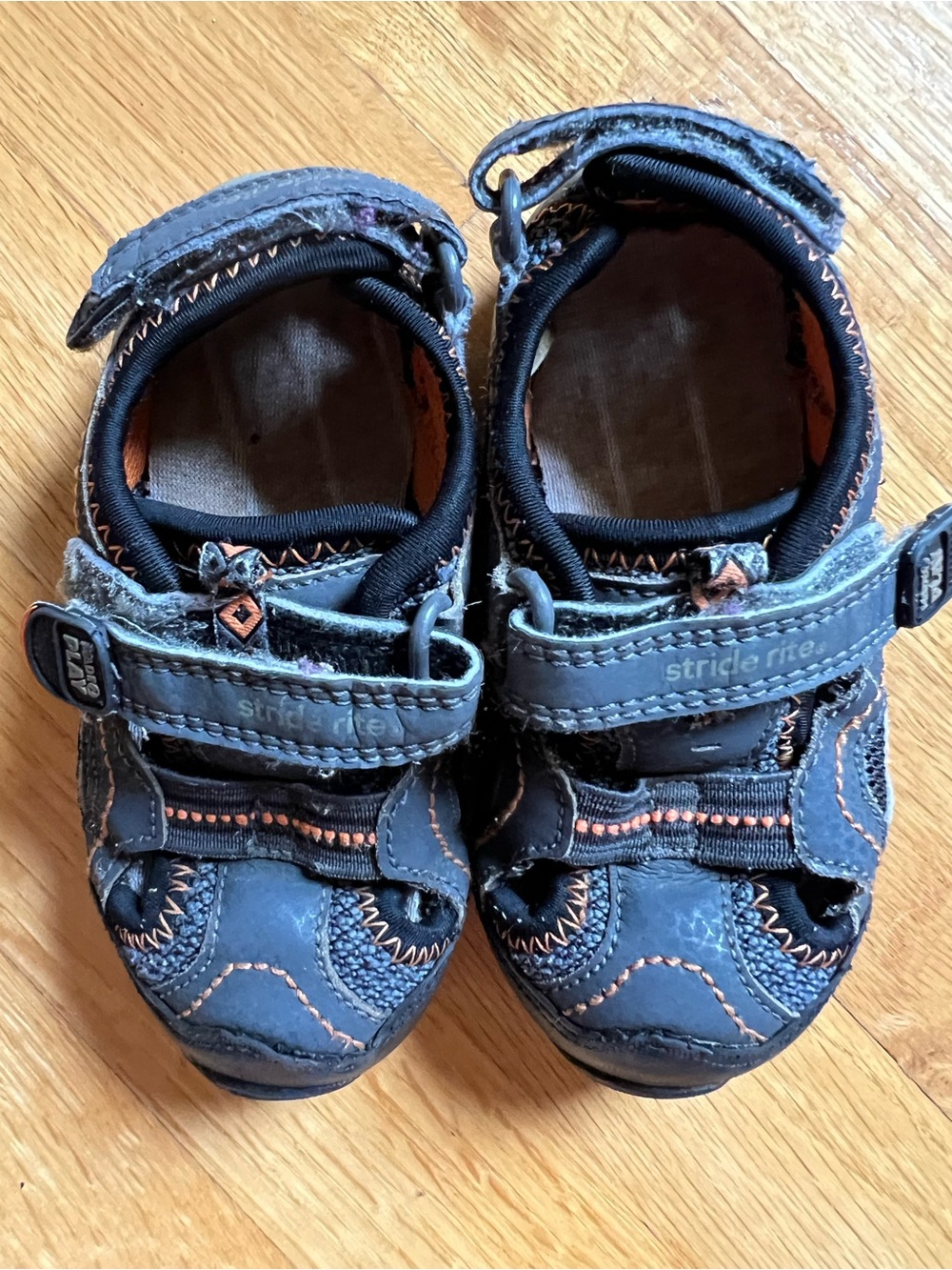 Stride Rite Made2Play Soni Sneaker in Navy/Gray/Orange Sandal/ Sneaker size 7W